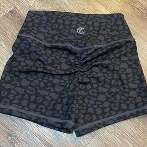 Til you collapse scrunch shorts